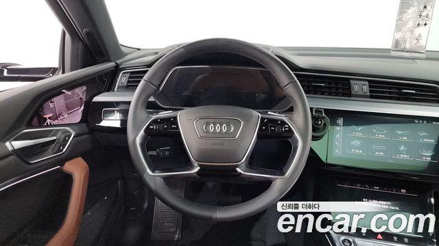 Audi e-tron 55 Quattro 2023 — фото 17