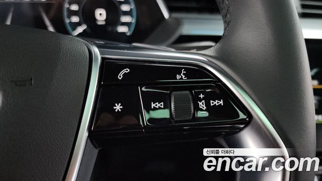 Audi e-tron 55 Quattro 2023 — фото 21