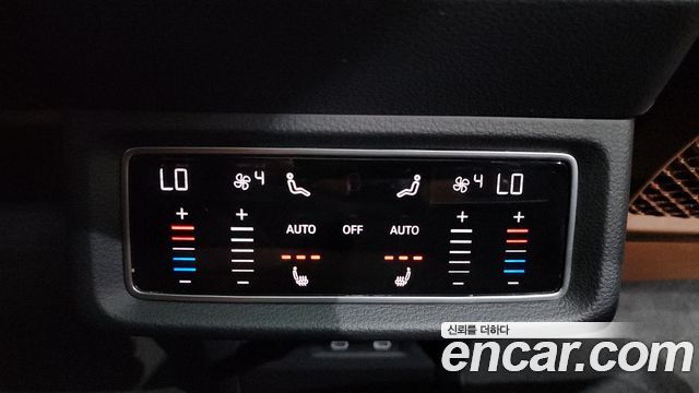 Audi e-tron 55 Quattro 2023 — фото 39