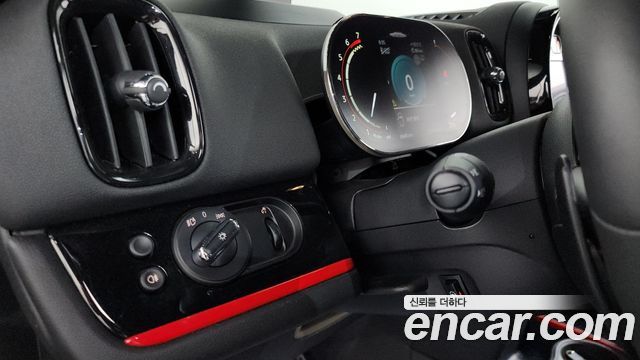MINI Cooper S Countryman JCW 2nd 2022 — фото 28
