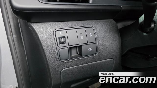 Hyundai Staria L3.5 Tourer 9-Seater Modern 2024 — фото 17