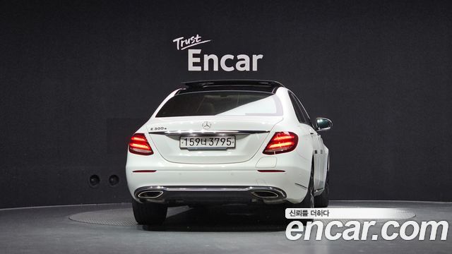 Mercedes-Benz E-Class (W213) E300e Exclusive 2019 — фото 4
