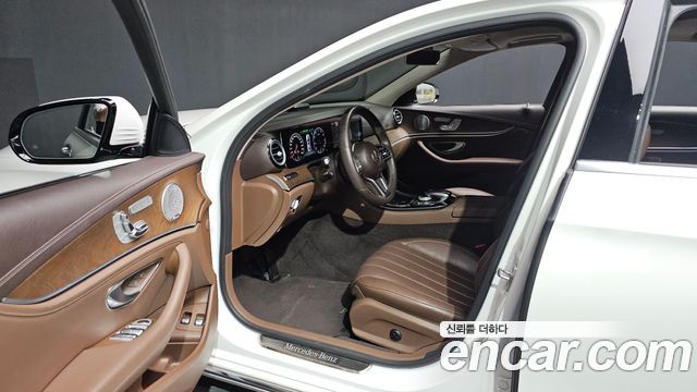 Mercedes-Benz E-Class (W213) E300e Exclusive 2019 — фото 10