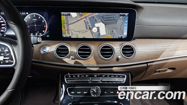Mercedes-Benz E-Class (W213) E300e Exclusive 2019 — фото 12