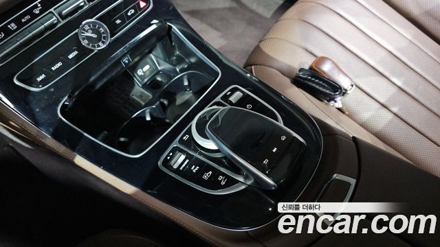 Mercedes-Benz E-Class (W213) E300e Exclusive 2019 — фото 16