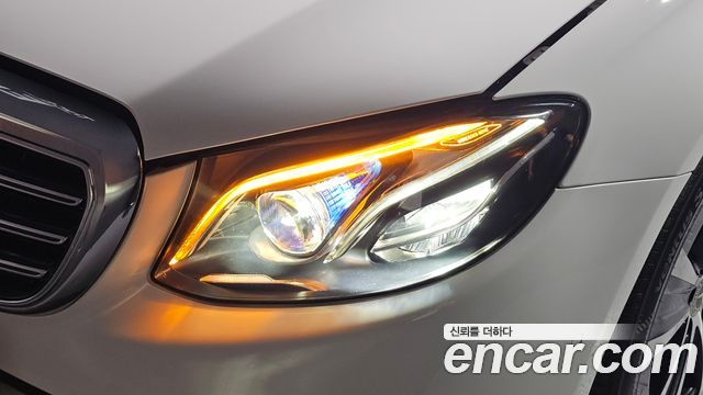 Mercedes-Benz E-Class (W213) E300e Exclusive 2019 — фото 22