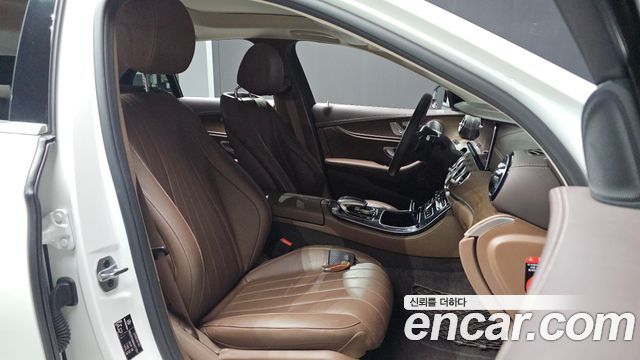 Mercedes-Benz E-Class (W213) E300e Exclusive 2019 — фото 26