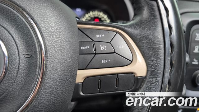 Jeep Renegade 2.0 Diesel Longitude AWD 2016 — фото 17