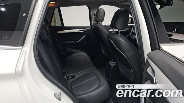 BMW X1 (F48) xDrive 20i Advantage 2020 — фото 12