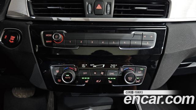 BMW X1 (F48) xDrive 20i Advantage 2020 — фото 17