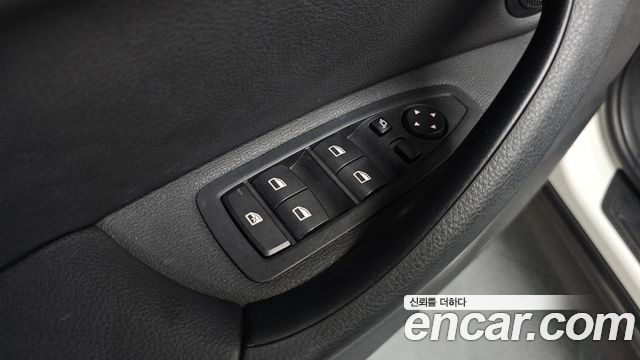 BMW X1 (F48) xDrive 20i Advantage 2020 — фото 20