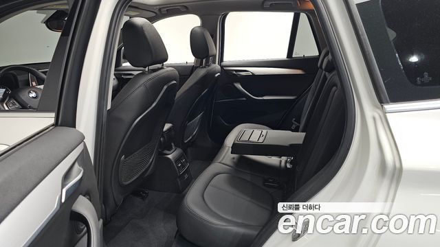 BMW X1 (F48) xDrive 20i Advantage 2020 — фото 26