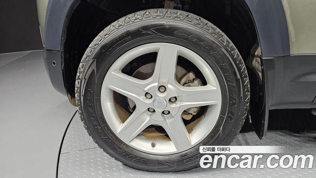Land Rover Defender (L663) 110 D250 SE 2022 — фото 5