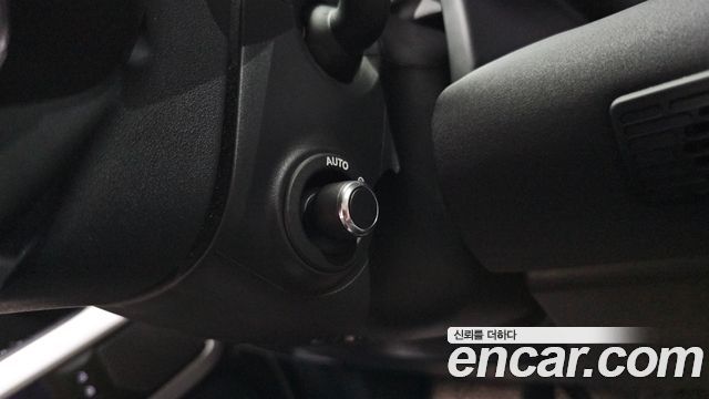 Land Rover Defender (L663) 110 D250 SE 2022 — фото 19