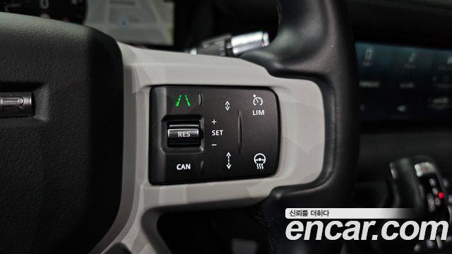 Land Rover Defender (L663) 110 D250 SE 2022 — фото 27
