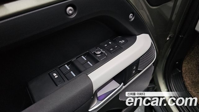 Land Rover Defender (L663) 110 D250 SE 2022 — фото 31