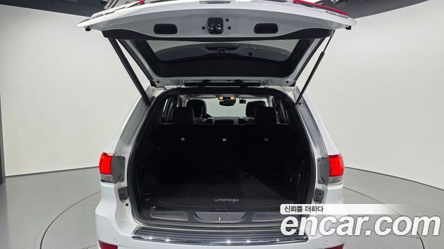 Jeep Grand Cherokee 3.6 Summit WK2 2019 — фото 20