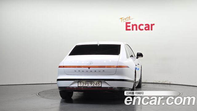 Hyundai Grandeur Hybrid (GN7) Calligraphy 2023 — фото 4