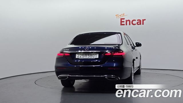 Mercedes-Benz E-Class (W213) E250 Exclusive 2022 — фото 4