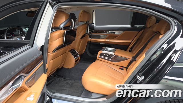 BMW 7 Series (G11) 740Li xDrive 2016 — фото 12