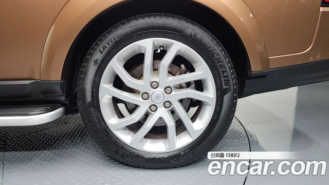 Land Rover Discovery 4 3.0 SDV6 Landmark Edition 2016 — фото 21