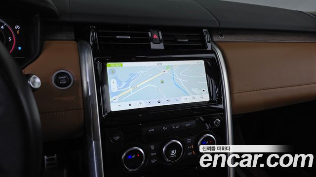 Land Rover Discovery 5 3.0 SD6 HSE Luxury 2019 — фото 13