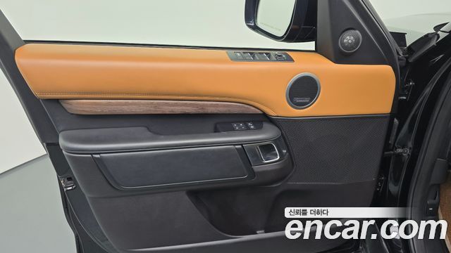 Land Rover Discovery 5 3.0 SD6 HSE Luxury 2019 — фото 24