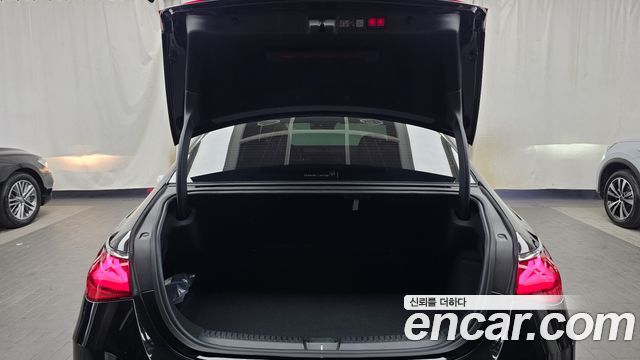 Mercedes-Benz E-Class (W214) E300 4MATIC AMG Line 2024 — фото 20