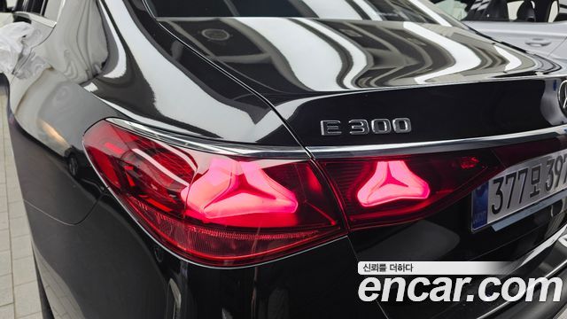 Mercedes-Benz E-Class (W214) E300 4MATIC AMG Line 2024 — фото 23