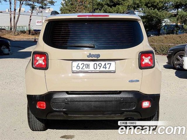 Jeep Renegade 2.4 Longitude 2016 — фото 4