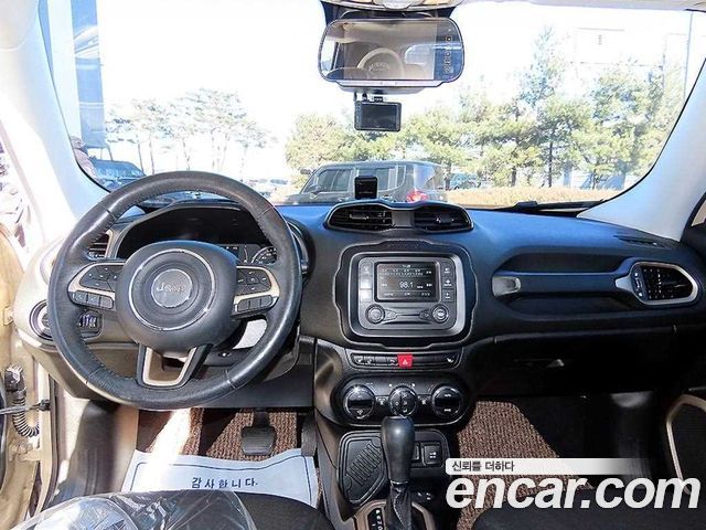 Jeep Renegade 2.4 Longitude 2016 — фото 7