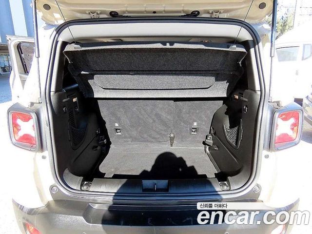 Jeep Renegade 2.4 Longitude 2016 — фото 22