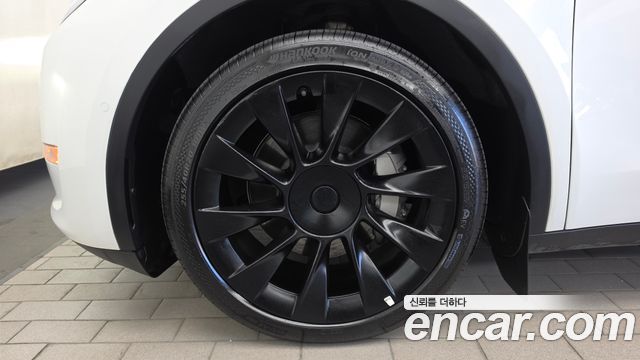 Tesla Model Y Long Range AWD 2022 — фото 5