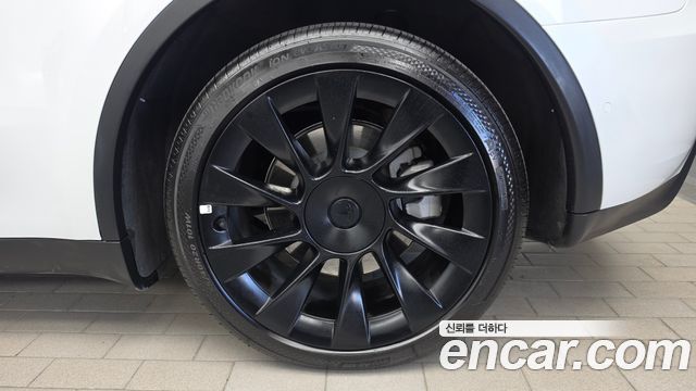 Tesla Model Y Long Range AWD 2022 — фото 21