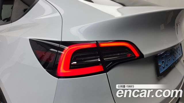 Tesla Model Y Long Range AWD 2022 — фото 23