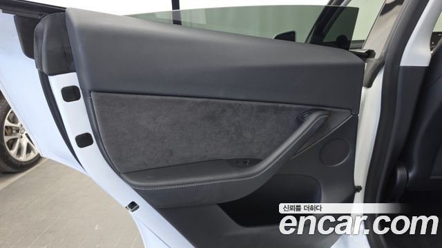 Tesla Model Y Long Range AWD 2022 — фото 25