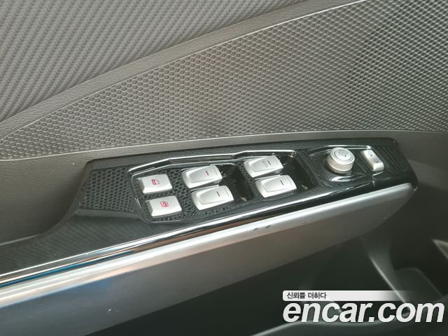 KG Mobility (SsangYong) Tivoli LX 2WD 2017 — фото 17
