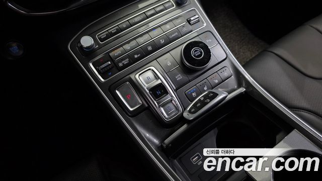 Hyundai Santa Fe HEV 1.6 2WD Prestige 2022 — фото 9