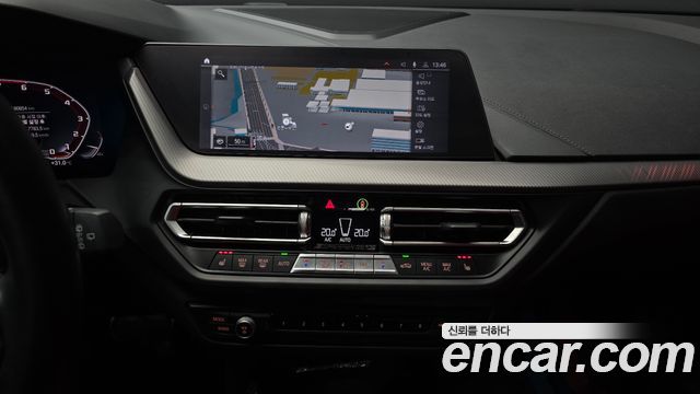 BMW 1 Series (F40) M135i xDrive 2021 — фото 14