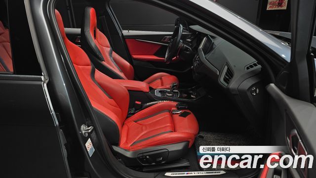 BMW 1 Series (F40) M135i xDrive 2021 — фото 26