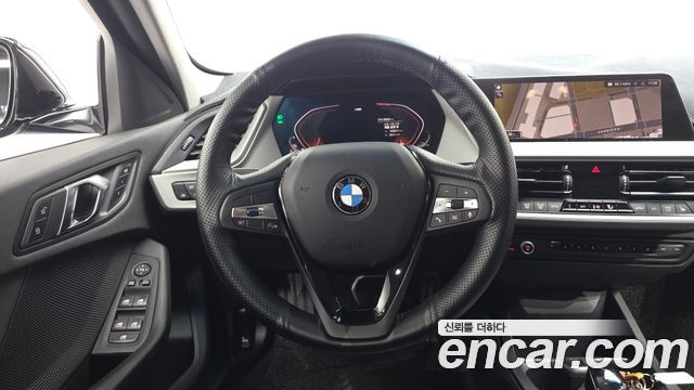 BMW 1 Series (F40) 118d Joy First Edition 2020 — фото 12