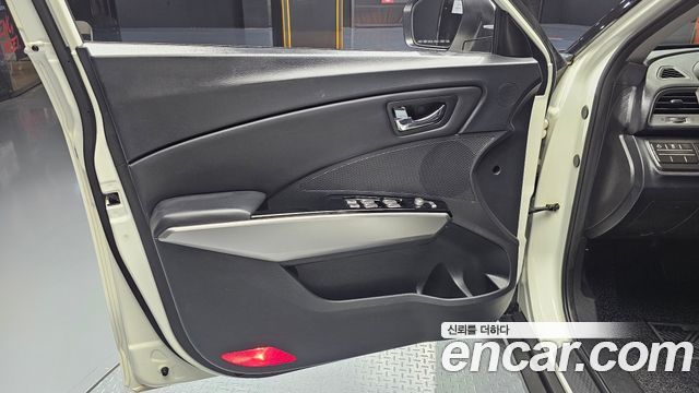 KG Mobility (SsangYong) Tivoli VX 2WD 2016 — фото 24