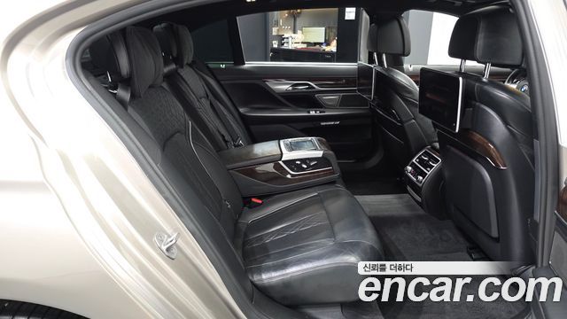 BMW 7 Series (G11) 730Ld xDrive 2016 — фото 12