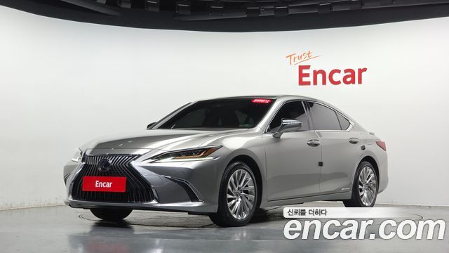 Lexus ES300h (VII) Executive 2019 — фото 11