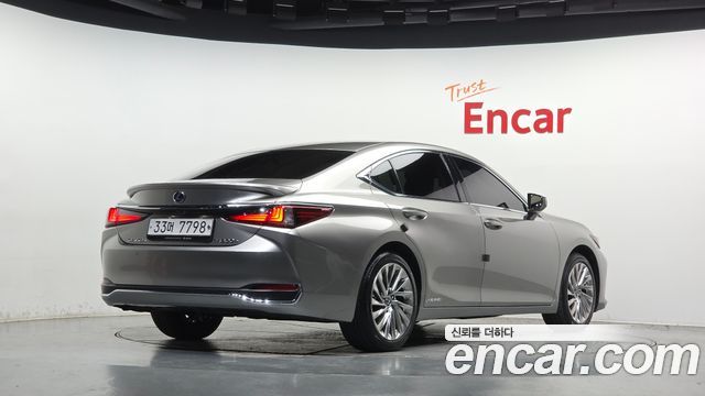 Lexus ES300h (VII) Executive 2019 — фото 2