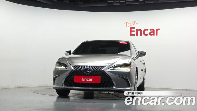 Lexus ES300h (VII) Executive 2019 — фото 3