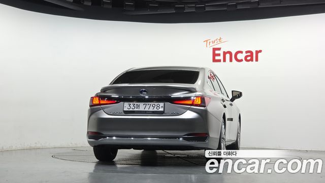 Lexus ES300h (VII) Executive 2019 — фото 4