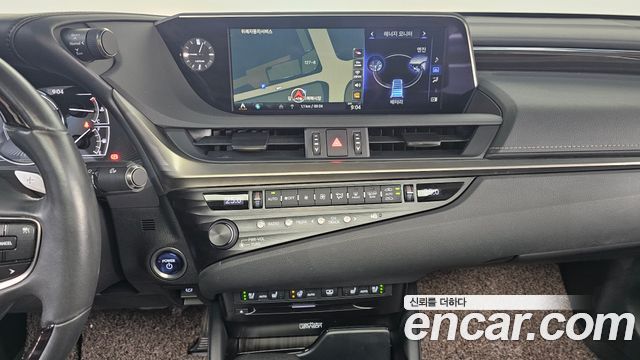 Lexus ES300h (VII) Executive 2019 — фото 16