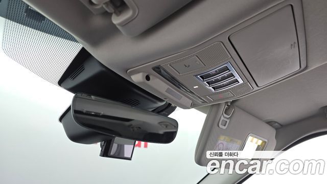 Land Rover Discovery 5 2.0 SD4 SE 2019 — фото 17