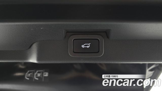 Land Rover Discovery 5 2.0 SD4 SE 2019 — фото 19
